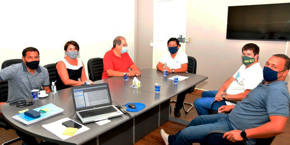 Prefeito Paulinho Sasaki participa de reunião sobre logística para agricultura