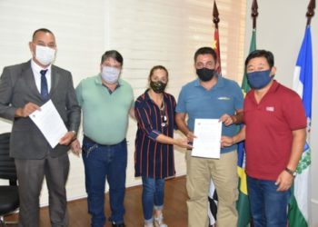 Prefeito Paulinho Sasaki recebe o Deputado Estadual Danilo Balas