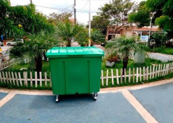 Prefeitura instala caçambas de lixo em pontos estratégicos do município