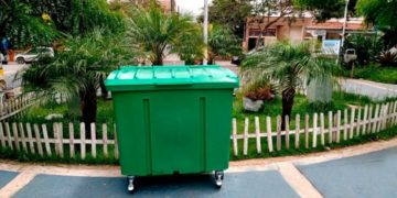 Prefeitura instala caçambas de lixo em pontos estratégicos do município