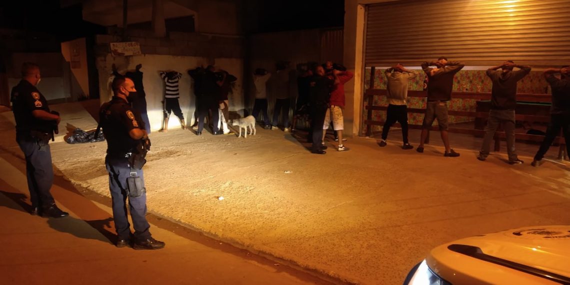 GCM prende foragido da Justiça no bairro Vargem do Salto