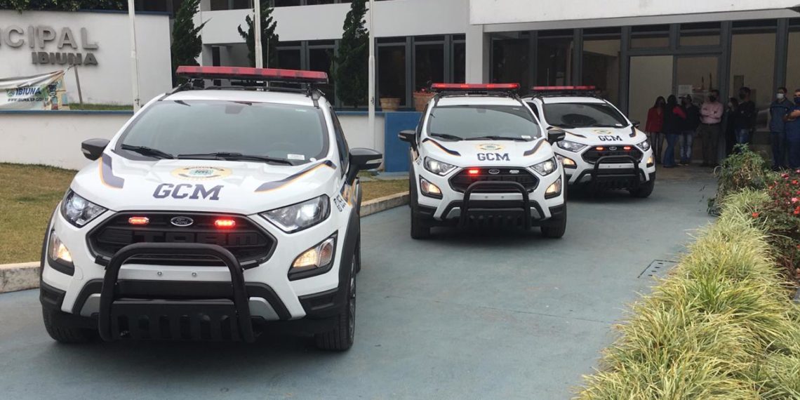 GCM recebe novas viaturas e armamentos