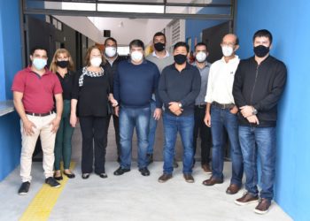 Prefeito Paulinho Sasaki recebe chave da creche ‘Proinfância’