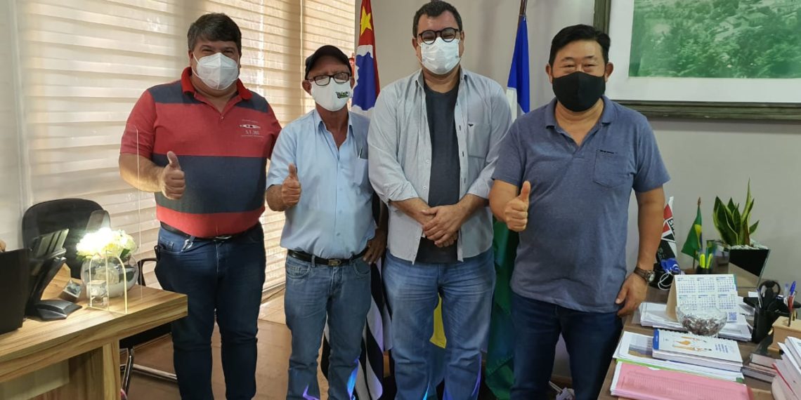 Paulinho Sasaki recebe visita do assessor do deputado Orlando Silva