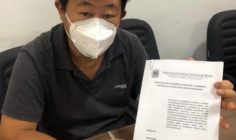 Prefeito Paulinho Sasaki assina Protocolo de Intenções para aquisição de vacinas contra Covid-19