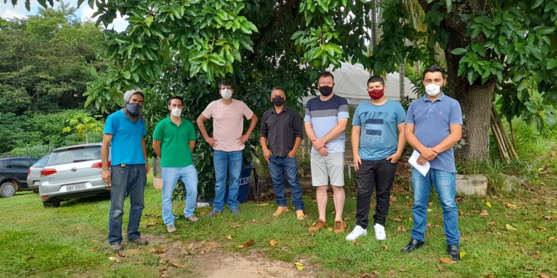 Ibiúna participa de reunião sobre reutilização do lixo