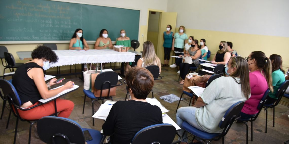 Secretaria de Educação realiza reunião de planejamento para 2021