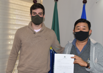 Prefeito Paulinho Sasaki recebe emenda do senador Giordano