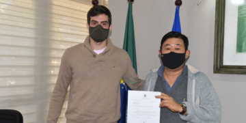 Prefeito Paulinho Sasaki recebe emenda do senador Giordano