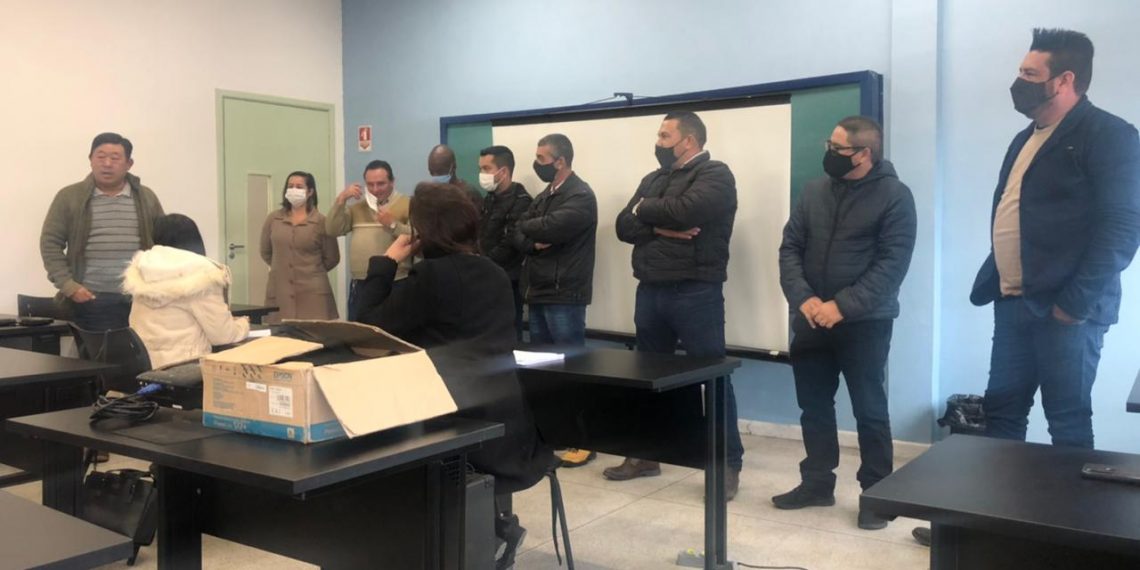 Prefeito Paulinho Sasaki participa de reunião para melhorias nos Postos de Saúde