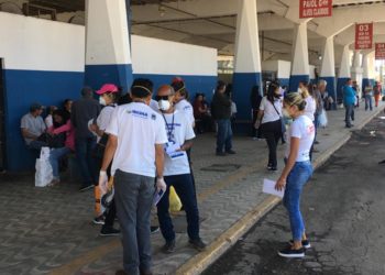 Prefeitura sai às ruas para conscientizar população sobre Coronavirus