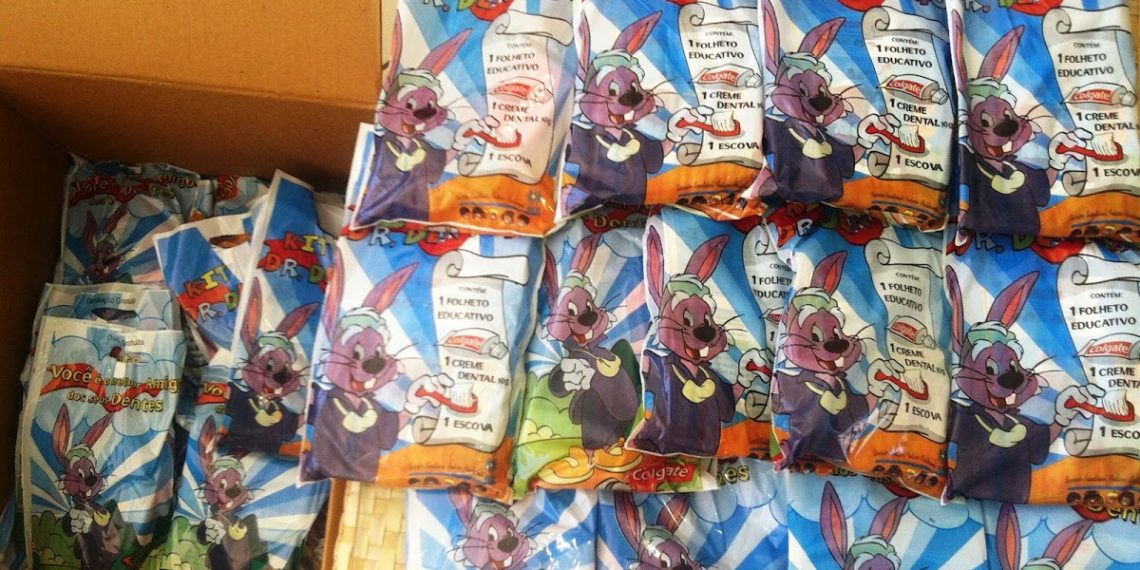 Prefeitura realiza entrega do Kit Dr. Dentuço