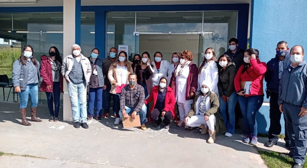 Funcionários municipais de Ibiúna, de diversas pastas, trabalham na vacinação contra Covid-19