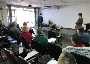 Prefeito Paulinho Sasaki participa de reunião sobre nível da represa de Itupararanga