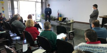 Prefeito Paulinho Sasaki participa de reunião sobre nível da represa de Itupararanga