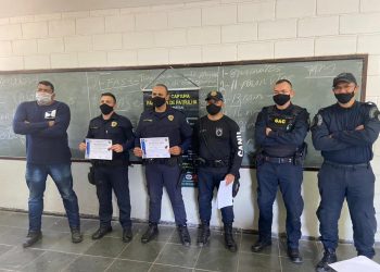 GCMs fazem curso de busca e captura de pessoas para cães de patrulha