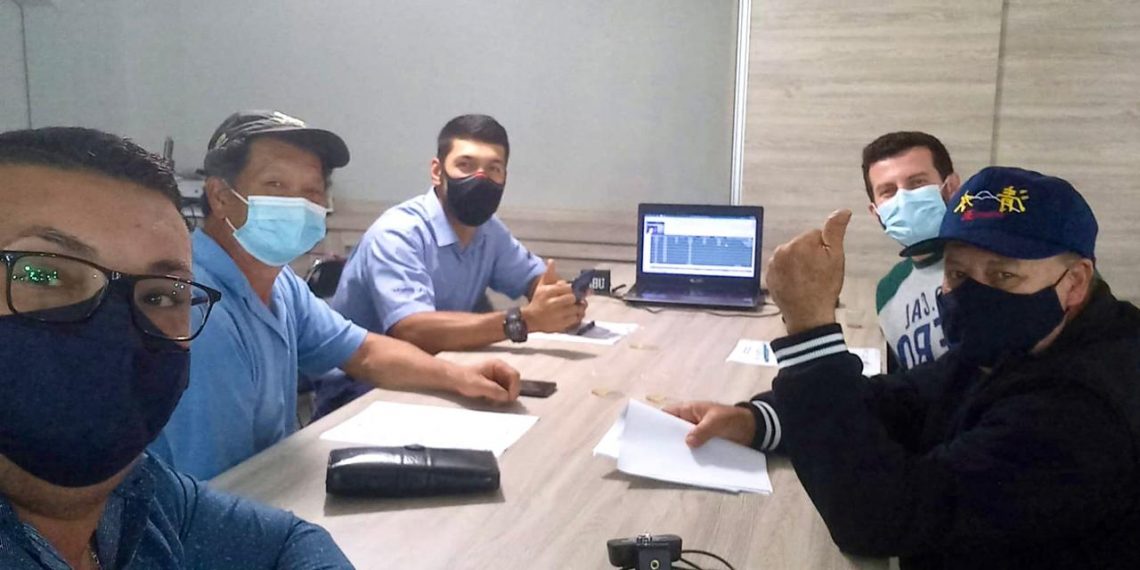 Secretaria de Agricultura participa de reunião sobre custo de produção de alface