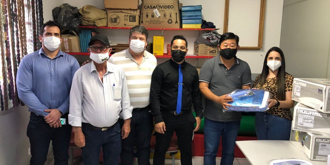 Prefeito Paulinho Sasaki entrega novos equipamentos para Centro de Reabilitação