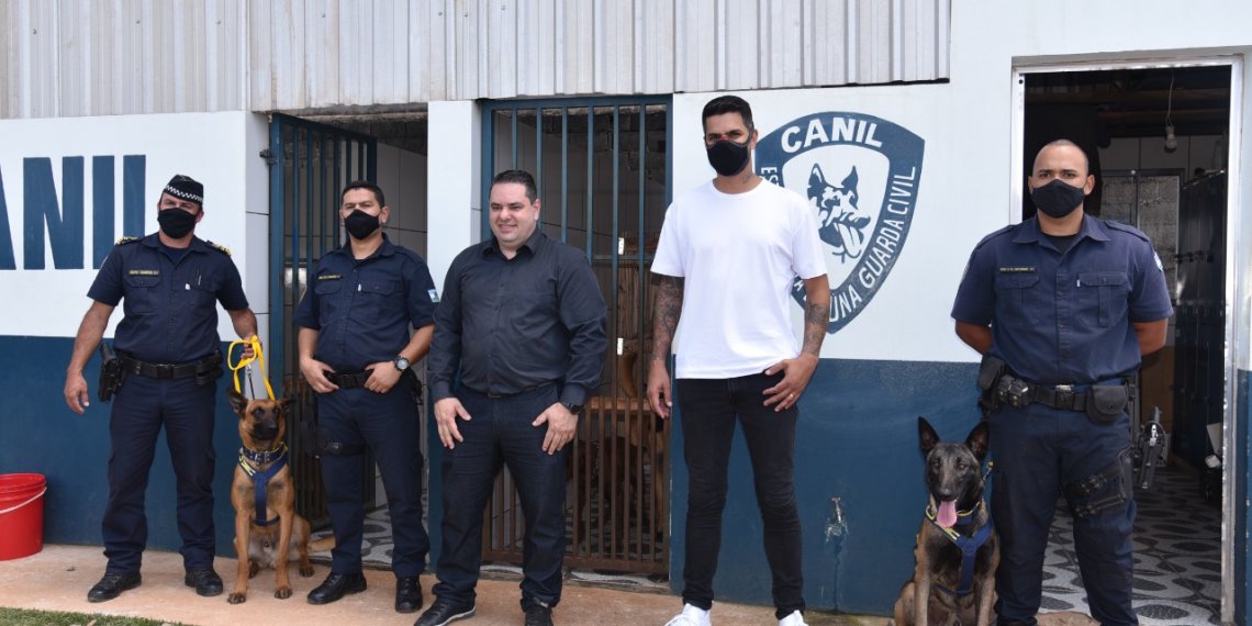 Prefeitura recebe doação de acessórios para canil da GCM