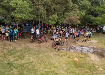 Ibiunenses realizam protesto contra crise hídrica na região