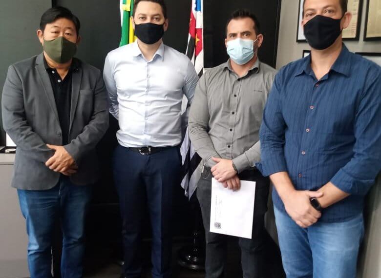 Prefeito Paulinho Sasaki se reúne com secretário estadual de Desenvolvimento Regional