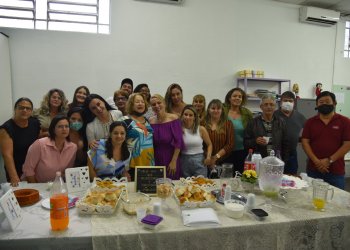 Secretaria de Educação realiza café em homenagem ao Dia do Professor