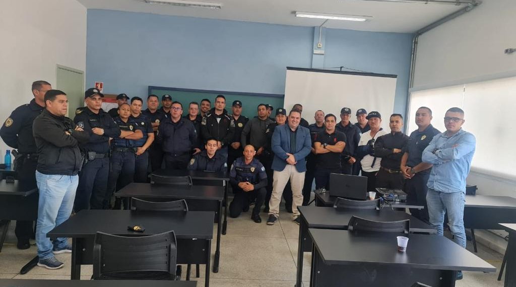 GCMs participam de palestra sobre gerenciamento de crises