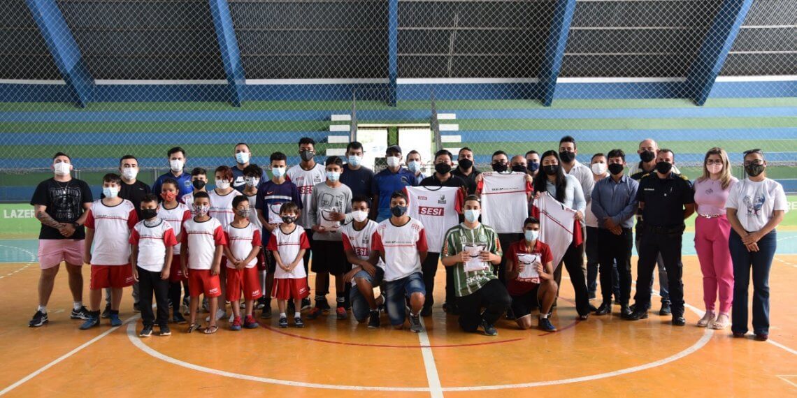 Programa Atleta do Futuro (PAF) entrega 380 uniformes para alunos