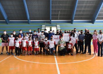Programa Atleta do Futuro (PAF) entrega 380 uniformes para alunos