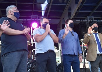 Prefeito Paulinho Sasaki participa de Carreata para Jesus