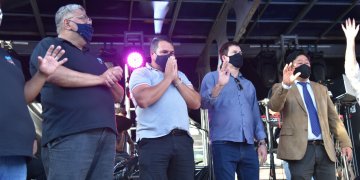 Prefeito Paulinho Sasaki participa de Carreata para Jesus