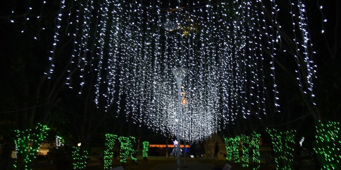 Prefeitura e ACEI inauguram Luzes de Natal