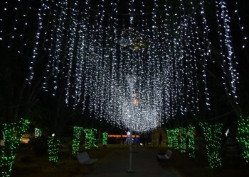 Prefeitura e ACEI inauguram Luzes de Natal