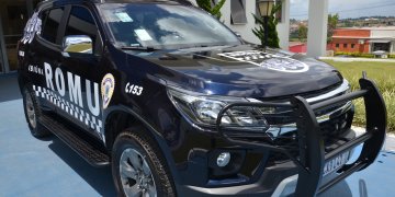 Prefeito Paulinho Sasaki entrega viatura 4 x 4 para a Guarda Municipal