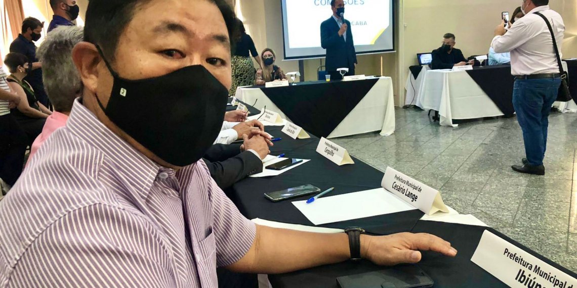 Prefeito Paulinho Sasaki participa de reunião da RMS