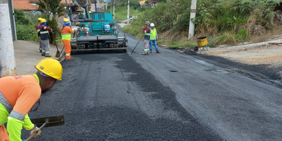 Rua França é uma das primeiras a receber o novo asfalto no Residencial Europa