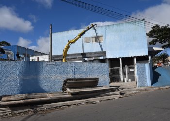 Começa a segunda fase da troca do telhado do hospital