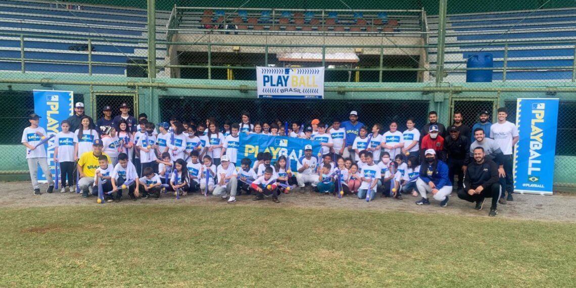 Alunos da Rede Municipal participam de evento da Major League Baseball