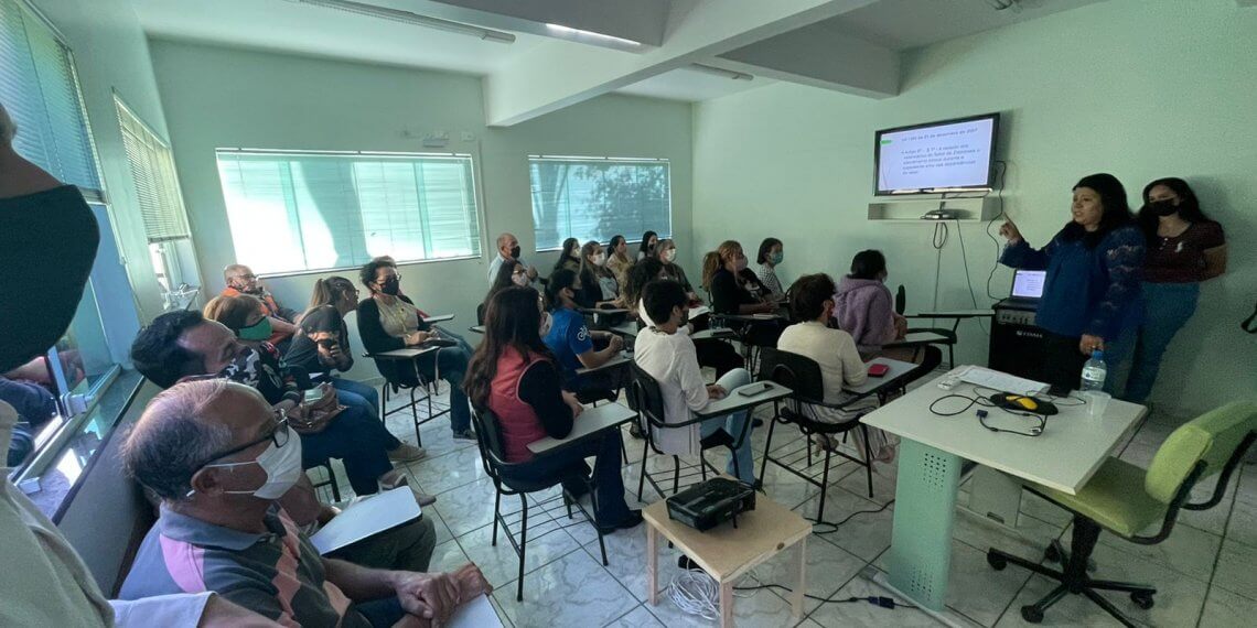 Protetores da causa animal lotam palestra sobre a reestruturação da Zoonoses