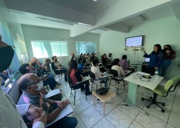 Protetores da causa animal lotam palestra sobre a reestruturação da Zoonoses