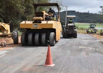 OBRAS NA ESTRADA DA CACHOEIRA