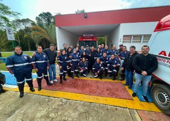 Equipe do Samu recebe 33 novos Uniformes