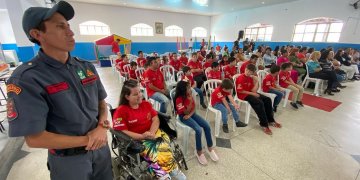 PROJETO BOMBEIRO MIRIM FORMA PRIMEIRA TURMA EM IBIÚNA