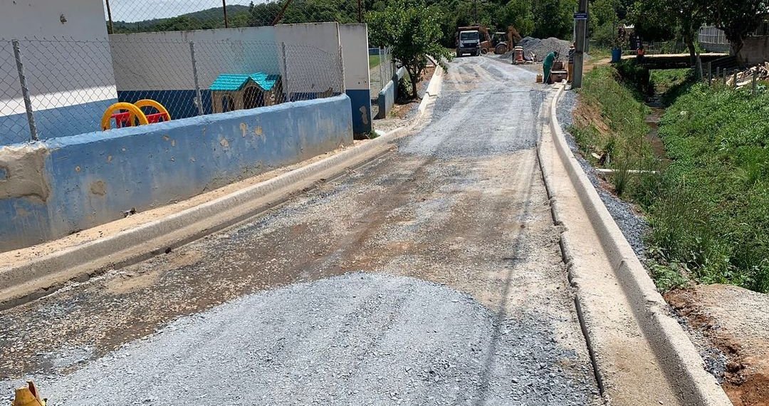 ASFALTO NA RUA JOÃO ANTÔNIO DOMINGUES, NO PARURU