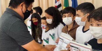 PROERD FORMA 82 ALUNOS DA REDE MUNICIPAL