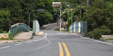 ASFALTO E PINTURA CONCLUÍDOS NA ESTRADA MUNICIPAL DA CACHOEIRA