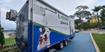 Unidade móvel do Centro de Controle de Zoonoses