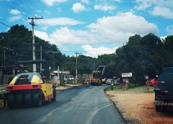 Obras de pavimentação na Rod. Tancredo Neves