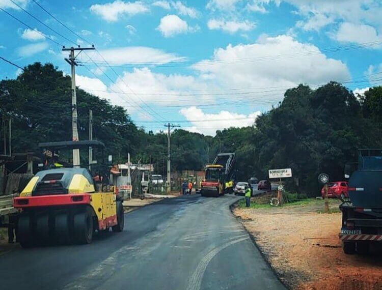 Obras de pavimentação na Rod. Tancredo Neves