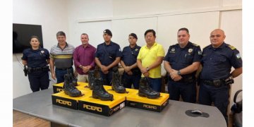 GCM recebe botas de combate novas para corporação